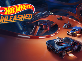 Titelbild aus Hot Wheels Unleashed. Darstellung des Logos links oben. Im Hintergrund findet sich eine orangfarbene Kurve mit mehreren Fahrzeugen, die richtung Vordergrund fahren.