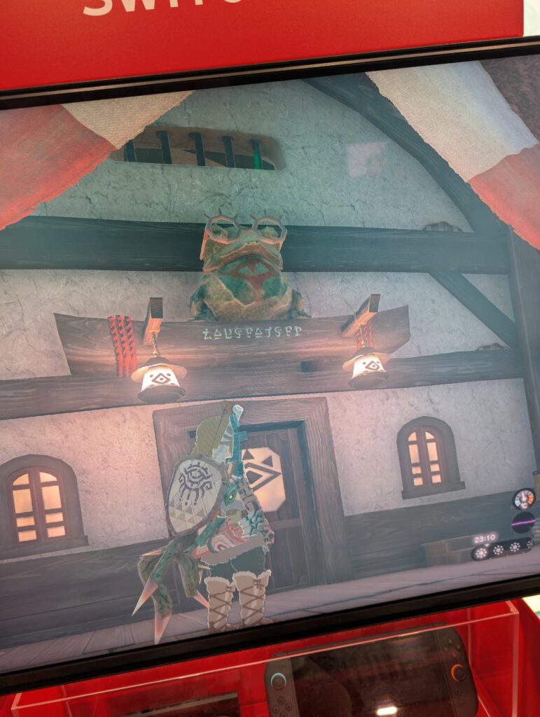 Foto von Tears of the Kingdom vor Purahs Labor. Die hylianische Inschrift lautet übersetzt "Laboratory".