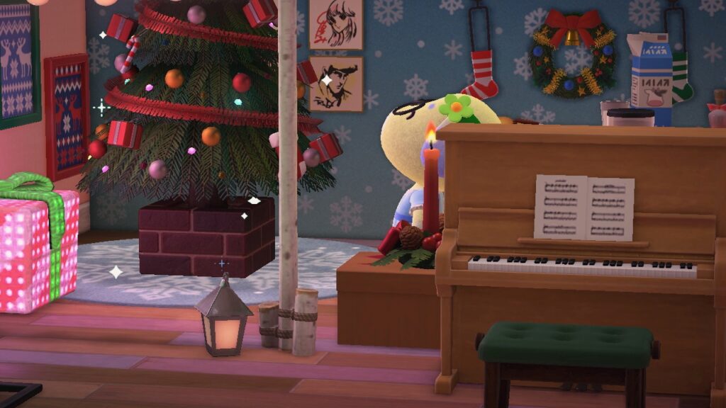 Doris blickt auf den Weihnachtsbaum.