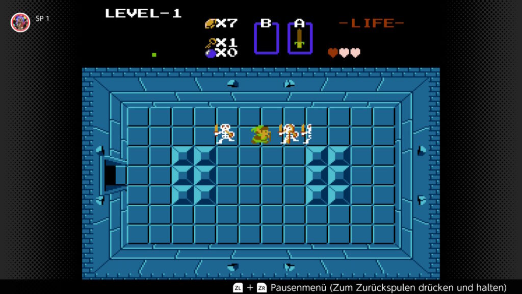 Skelettgegner in einem blauen Dungeon. In einem der Skelette ist ein Schlüssel zu sehen.