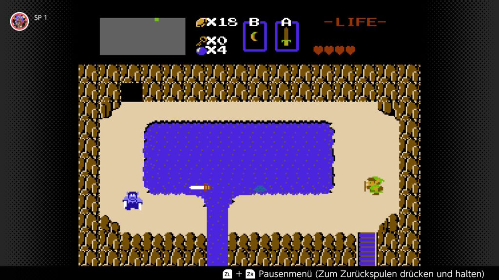 Ein kleiner See in der Oberwelt. Link nutzt einen Schwertstrahl, auf der gegenüberliegenden Seite des Sees ist ein Leune, allerdings wird er voraussichtlich nicht getroffen.