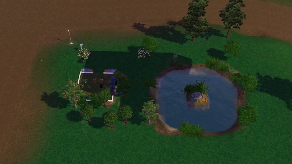 Blick von oben auf den Garten. Links niedrige weiße Mauer mit Lücken, darin ein paar Nutzpflanzen. Darunter ein paar Obstbäume, rechts davon ein runder Teich mit einer kleinen Insel, auf der Blumen und Schilf wachsen. Neben der niedrigen Mauer ist unter einem Gebüsch der Eingang in den Keller kaum sichtbar.